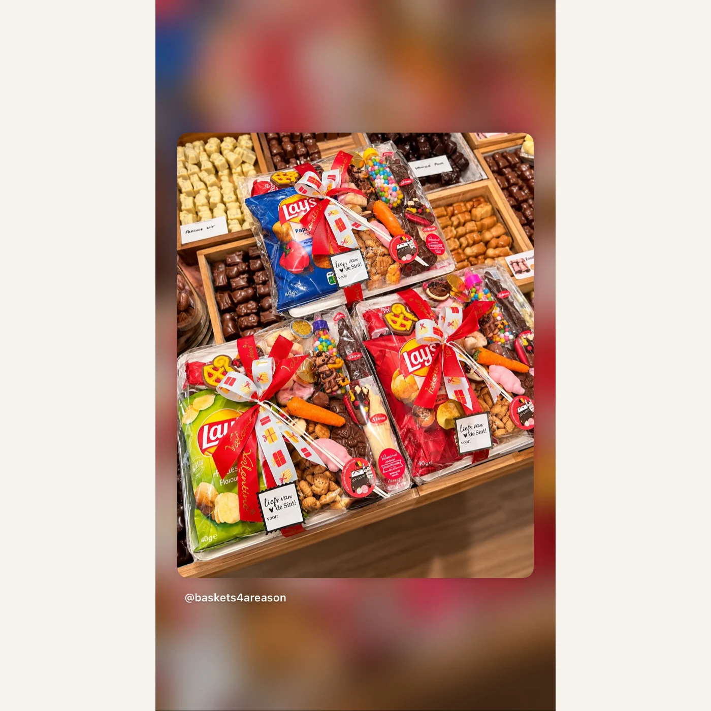 Bord met lekkers van de sint